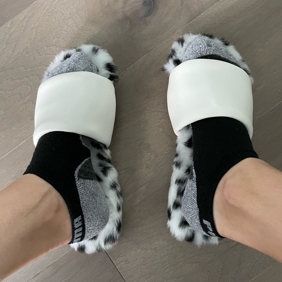 White Fluff Slide with Polka Dot Fur Slipper or Sandal - Picture 4 of 9